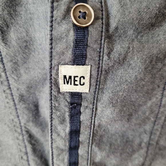 MEC Organic Cottion Button Down Shirt Blue-Grey Chambray Size S - Picture 11 of 12